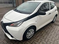 Gebraucht Toyota Aygo 69 PS (50 kW) 2017 Weiß Kleinwagen