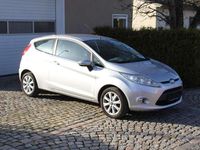 Gebraucht Ford Fiesta Ghia 82 PS (60 kW) 2008 Polarsilber metallic Kleinwagen