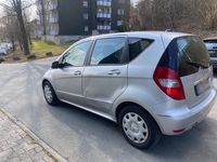 Gebraucht Mercedes A180 Elegance 109 PS (80 kW) 2008 Silber Van / Kleinbus