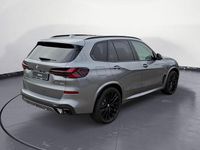 Neu BMW X5 352 PS (258 kW) 2026 Grau SUV