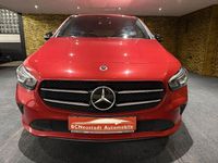 Gebraucht Mercedes B200 Night 150 PS (110 kW) 2021 Patagonienrot Van / Kleinbus