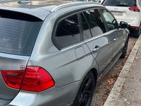 Gebraucht BMW 318 143 PS (105 kW) 2012 Grau Kombi
