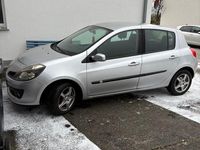 Gebraucht Renault Clio II Dynamique 88 PS (64 kW) 2007 Silber Limousine