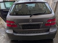 Gebraucht Mercedes B180 109 PS (80 kW) 2011 Grau Van / Kleinbus