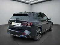 Gebraucht BMW iX3 Impressive 210 kW (286 PS) 2023 Schwarz SUV