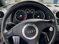 gebraucht Audi TT 1,8 Turbo top Zustand, seltene Serienfarbe