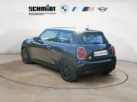 Gebraucht Mini Cooper SE Classic 135 kW (184 PS) 2023 (schwarz)  midnight black Kleinwagen
