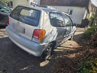 Gebraucht VW Polo 60 PS (44 kW) 1998 Silber Kleinwagen