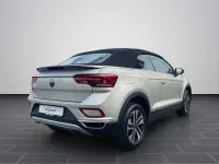 Gebraucht VW T-Roc 116 PS (85 kW) 2026 Ivory silver metallic / schwar SUV