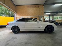 Gebraucht Mercedes CLK320 218 PS (160 kW) 2022 Weiß Coupé
