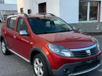 Gebraucht Dacia Sandero 68 PS (50 kW) 2010 Rot Limousine