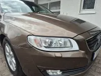 Gebraucht Volvo V70 Summum 181 PS (133 kW) 2016 Blau Kombi