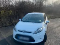 Gebraucht Ford Fiesta 70 PS (51 kW) 2011 Weiß Kleinwagen