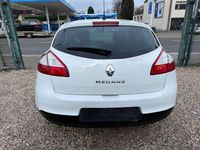 Gebraucht Renault Mégane III Dynamique 110 PS (80 kW) 2009 Weiß Kleinwagen