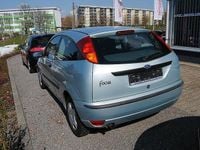 Gebraucht Ford Focus Trend 101 PS (74 kW) 2002 Silber Limousine