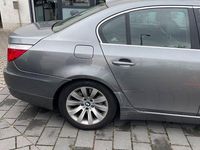 Gebraucht BMW 530 231 PS (169 kW) 2007 Grau Limousine