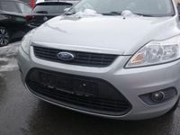Używany Ford Focus Viva 109 KM (80 kW) 2010 Srebrny Kombi