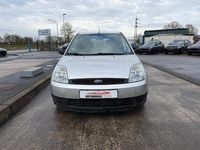 Gebraucht Ford Fiesta Ambiente 60 PS (44 kW) 2002 Silber Kleinwagen