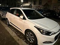 Gebraucht Hyundai i20 84 PS (61 kW) 2017 Weiß Kleinwagen