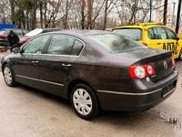 Gebraucht VW Passat 140 PS (102 kW) 2008 Braun Limousine