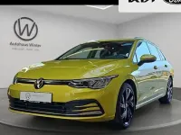 Gebraucht VW Golf VIII Active 150 PS (110 kW) 2023 Limonengelb Kombi