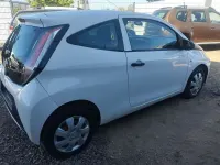 Gebraucht Toyota Aygo 69 PS (50 kW) 2016 Weiß Kleinwagen