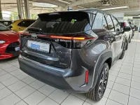 Neu Toyota Yaris Cross 131 PS (96 kW) 2026 Grau SUV