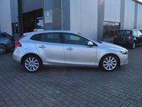 Gebraucht Volvo V40 114 PS (83 kW) 2013 Silber Limousine