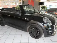 Gebraucht Mini One Cabriolet 102 PS (75 kW) 2019 Midnight black metallic Cabrio