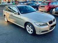 Gebraucht BMW 318 143 PS (105 kW) 2010 Grau Kombi