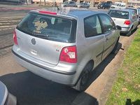 Gebraucht VW Polo 64 PS (47 kW) 2003 Grau Kleinwagen