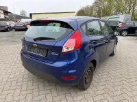 Gebraucht Ford Fiesta 101 PS (74 kW) 2015 Blau Kleinwagen