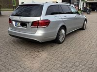 Second-hand Mercedes E220 170 CP (125 kW) 2014 Argintiu Berlinǎ