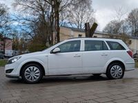 Gebraucht Opel Astra Selection 116 PS (85 kW) 2011 Weiß Kombi