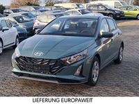 Neu Hyundai i20 90 PS (66 kW) 2026 Grün Limousine