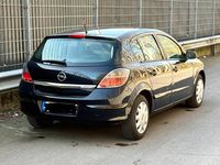 Gebraucht Opel Astra 105 PS (77 kW) 2005 Schwarz Limousine