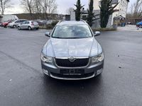 Gebraucht Skoda Superb Elegance 125 PS (91 kW) 2011 Grau Kombi