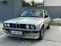 Gebraucht BMW 318 90 PS (66 kW) 1987 Gold Limousine