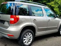 Gebraucht Skoda Yeti Ambition 105 PS (77 kW) 2015 Bezova capuccino/capuccino bei SUV