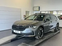 Neu Skoda Superb SportLine 204 PS (150 kW) 2026 Graphitegrau metallic Kombi