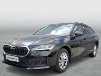 Gebraucht Skoda Superb Essence 150 PS (110 kW) 2025 Ebony schwarz metallic Kombi