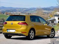 Gebraucht VW Golf VII Sound 110 PS (80 kW) 2018 Gold Limousine