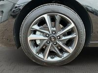 Neu Hyundai i30 Advantage 140 PS (102 kW) 2025 Schwarz Limousine
