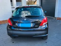 Gebraucht Peugeot 207 95 PS (69 kW) 2011 Schwarz Kleinwagen