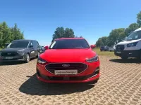 Gebraucht Ford Focus Cool & Connect 101 PS (74 kW) 2022 Rot Limousine
