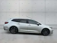 Gebraucht Toyota Corolla Hybrid Lounge 184 PS (135 kW) 2020 Precious silver Kombi