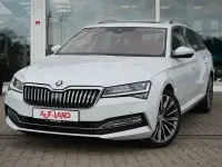 Gebraucht Skoda Superb LAURIN & KLEMENT 200 PS (147 kW) 2023 Weiß Kombi