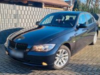 Gebraucht BMW 318 130 PS (95 kW) 2007 Blau Limousine