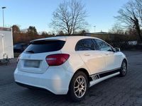 Gebraucht Mercedes A180 122 PS (89 kW) 2012 Weiß Kleinwagen