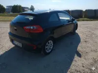 Gebraucht Kia Rio Start 84 PS (61 kW) 2016 Schwarz Kleinwagen
